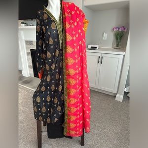 Brand new 3 piece Pakistani Indian suite